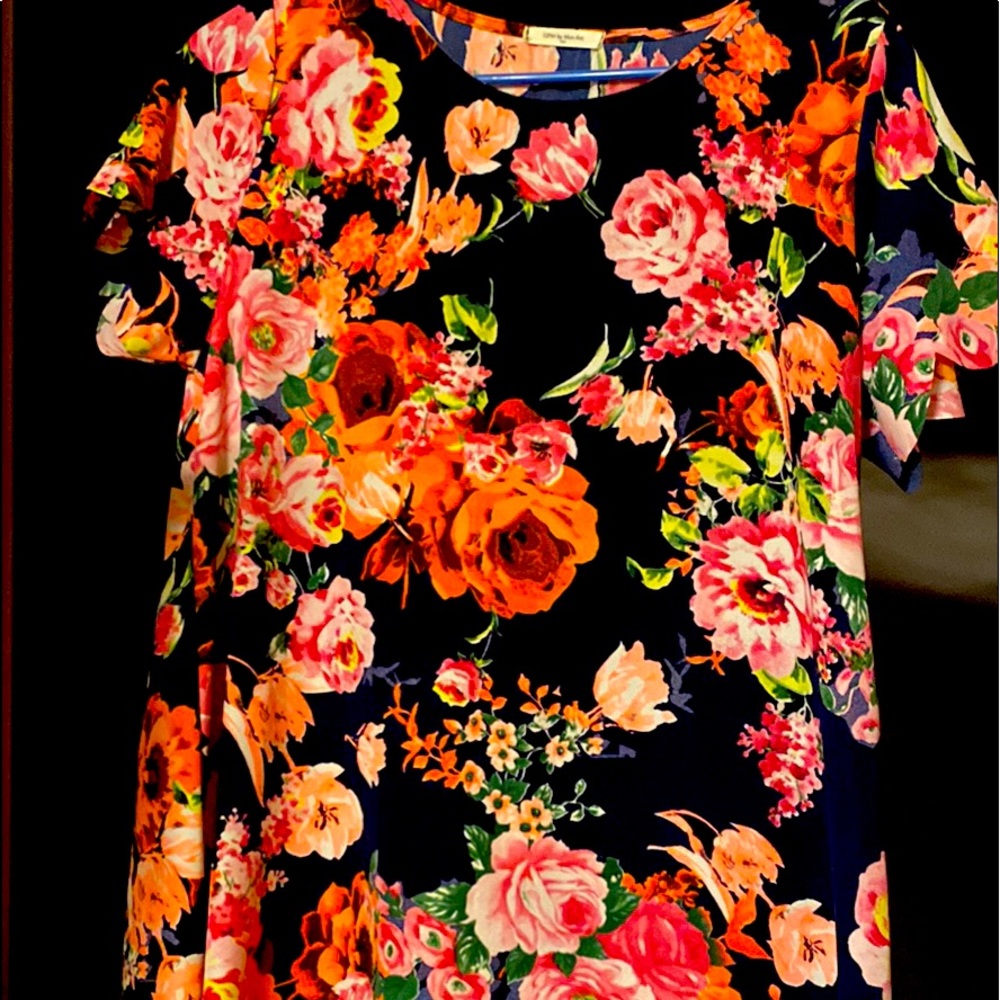 Very cute thigh length shift dress